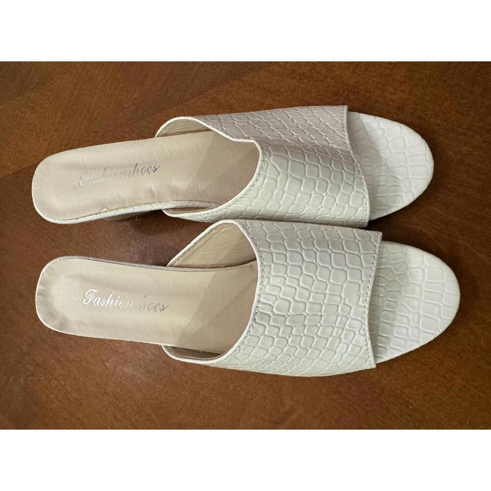 Fashion Nova White Croc-Embossed Open Toe Block Heel Mules s-2